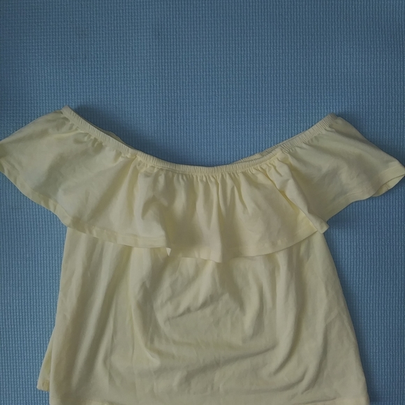 6ixty 8ight Yellow Off Shoulder Cropped shirt - Picture 4 of 7